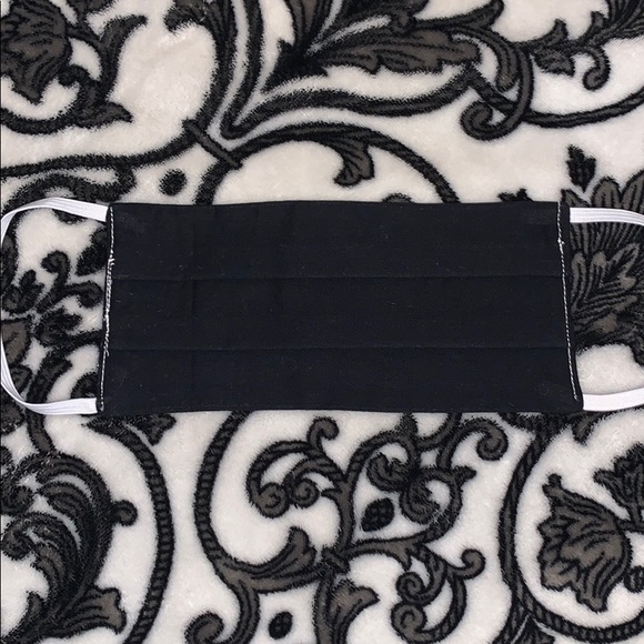 Mask - Picture 1 of 1